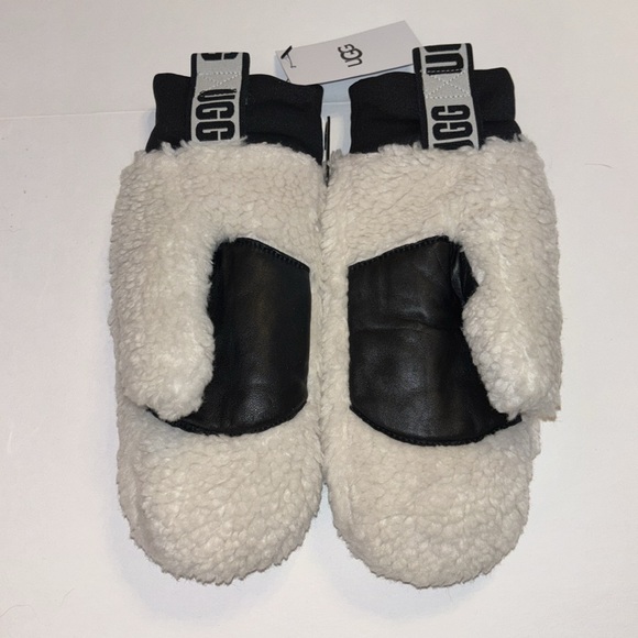 UGG Sherpa Logo Tape Mittens - Picture 4 of 6